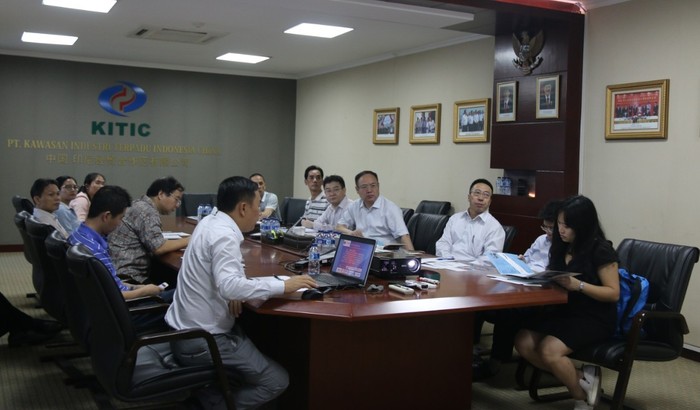 听汇报.jpg